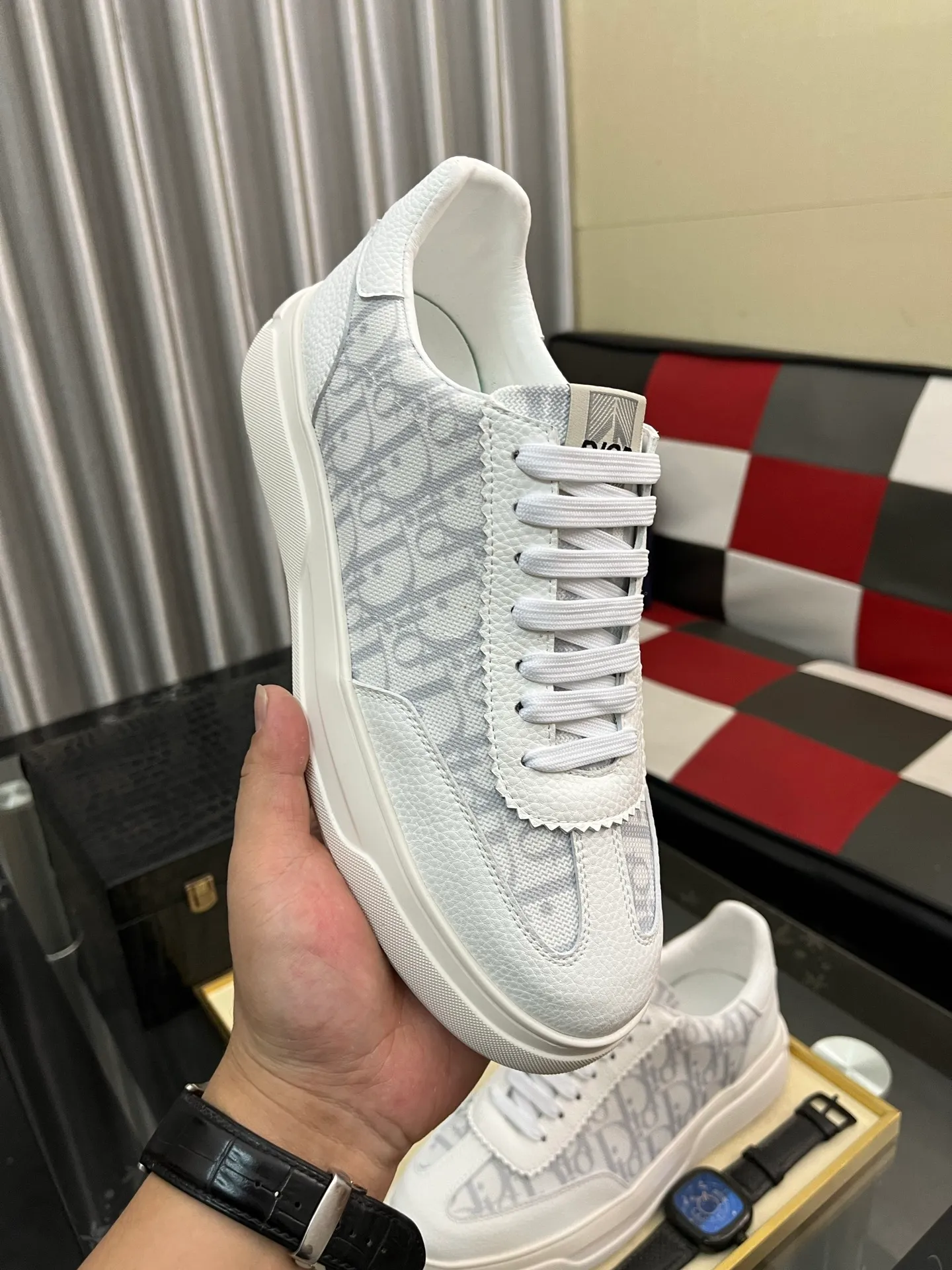 Men's shoes💰: 420⌚️⌚️[Dior] Dior's new men's genuine leather casual shoes, the highest version on the market, any comparison is welcome🆚! The original leather has excellent texture and is super high-end! Fetal sheep net lining imported from Italy, removable pad! Luxurious materials and fine workmanship, highly recommended! Code number: 38-444⃣️Color optional
